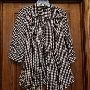 Black and white checkered 3/4 sleeve shirt